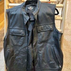 Harley Davidson - Genuine Leather Vest - Men's (L)